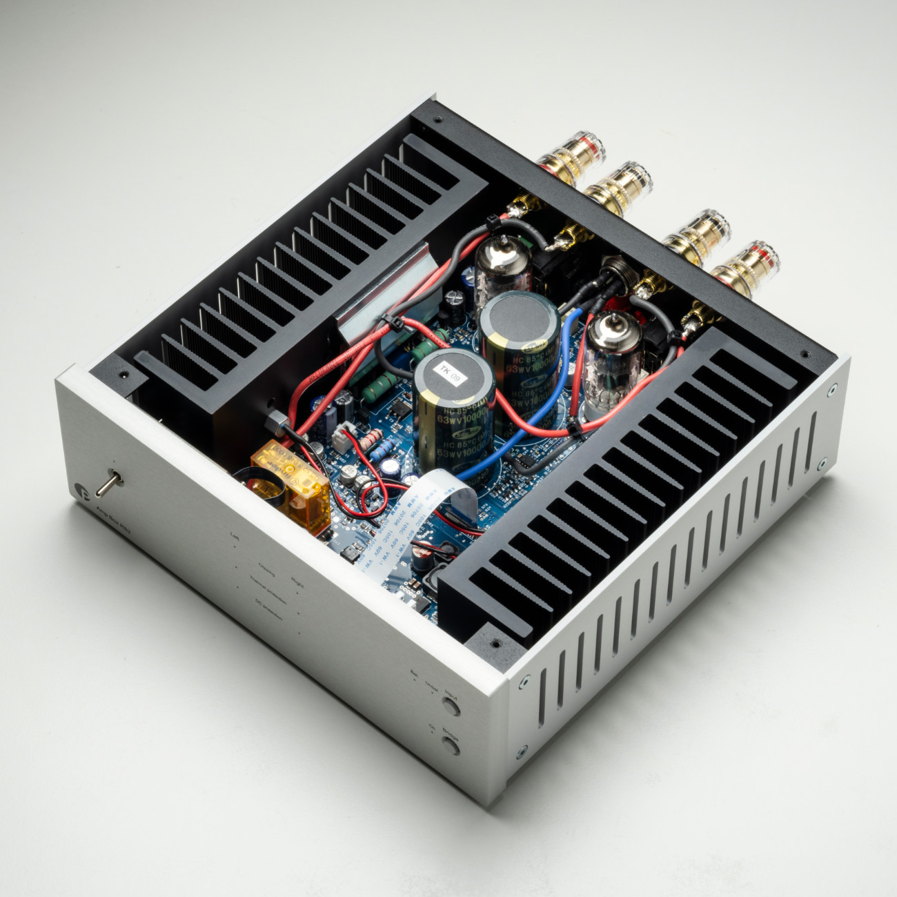 картинка Усилитель мощности Pro-Ject Amp Box RS2 от магазина Одежда+