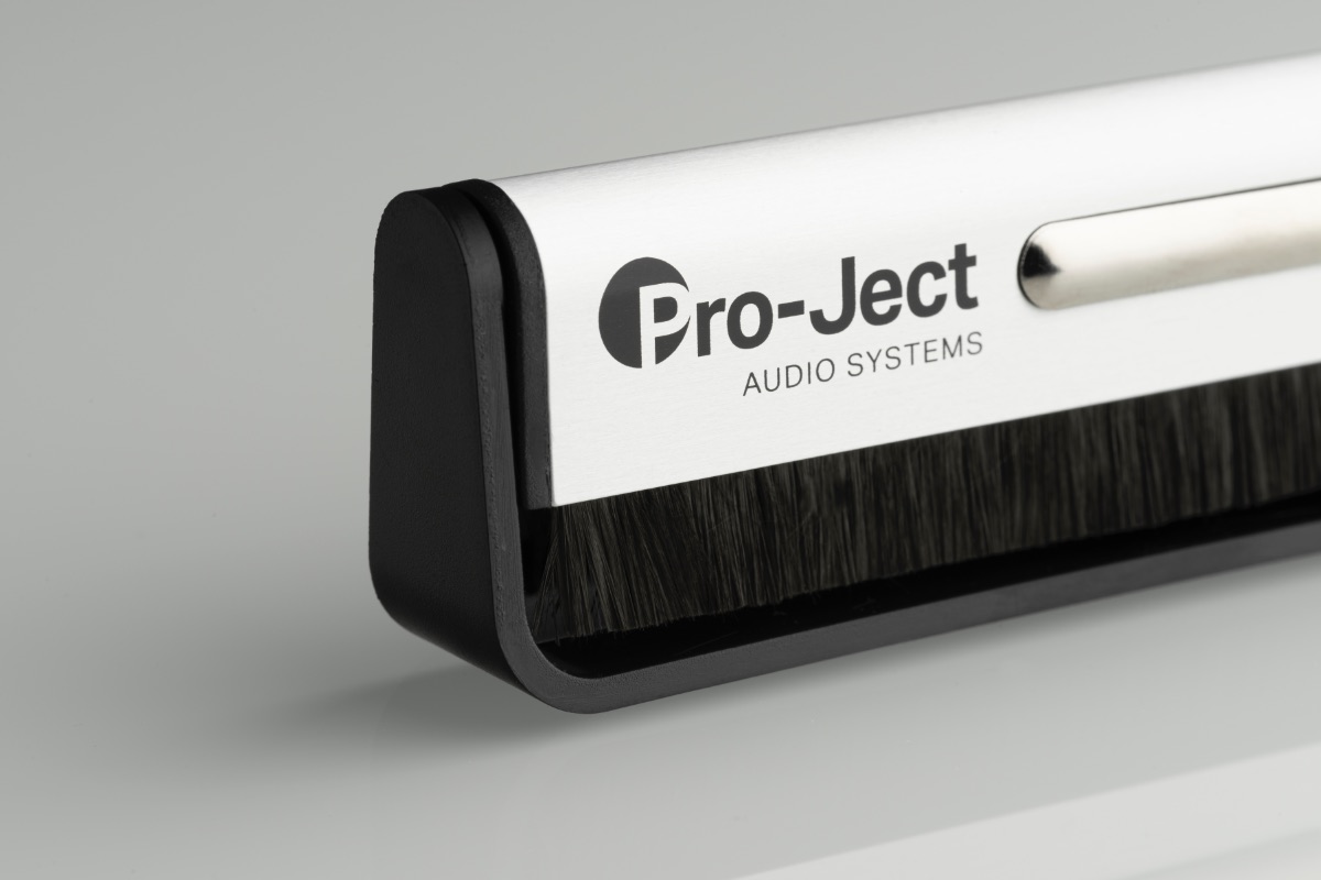 картинка Щетка для очистки пластинок Pro-Ject Brush It от магазина Одежда+