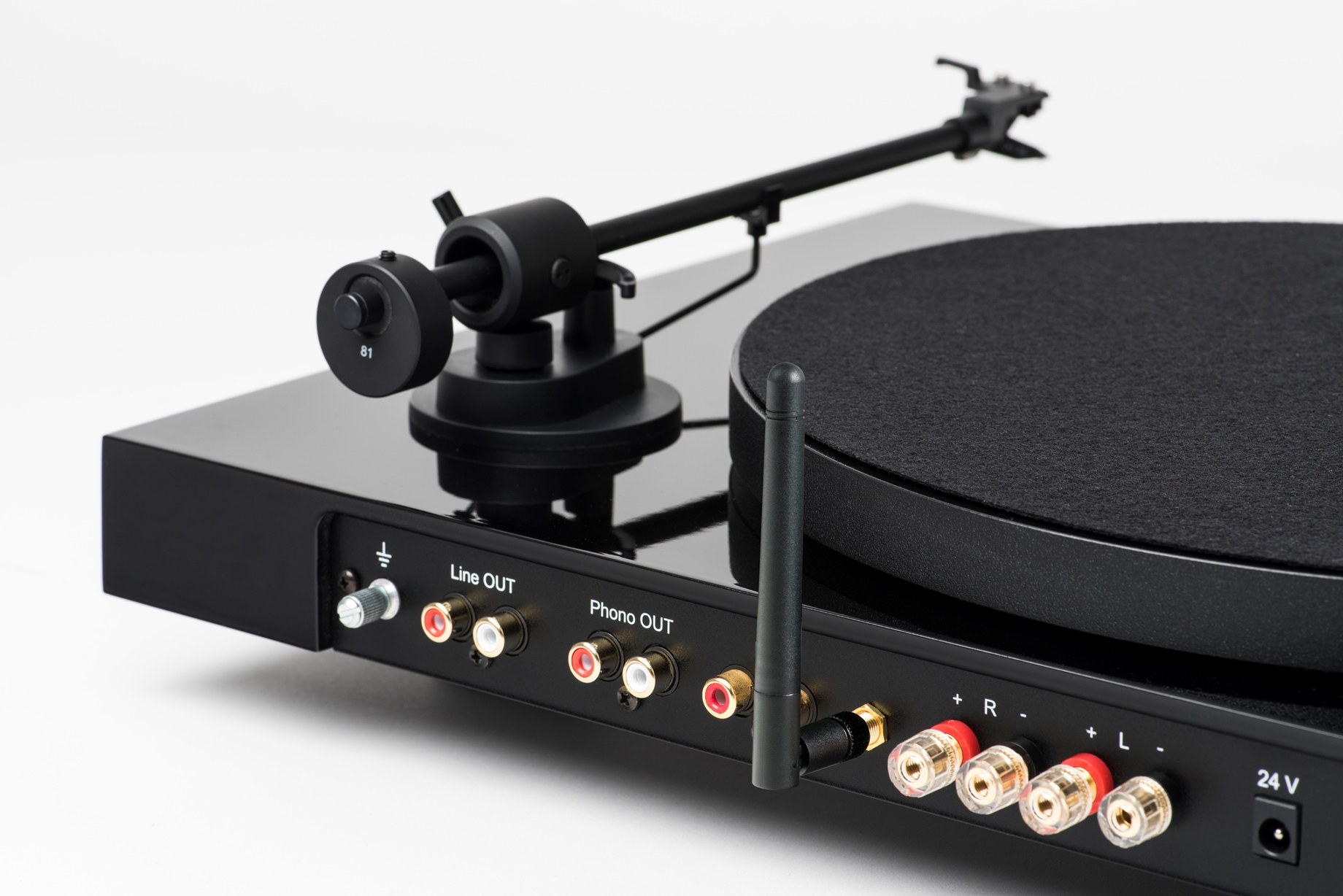 картинка Проигрыватель винила Pro-Ject Juke Box E (OM 5E) от магазина Одежда+