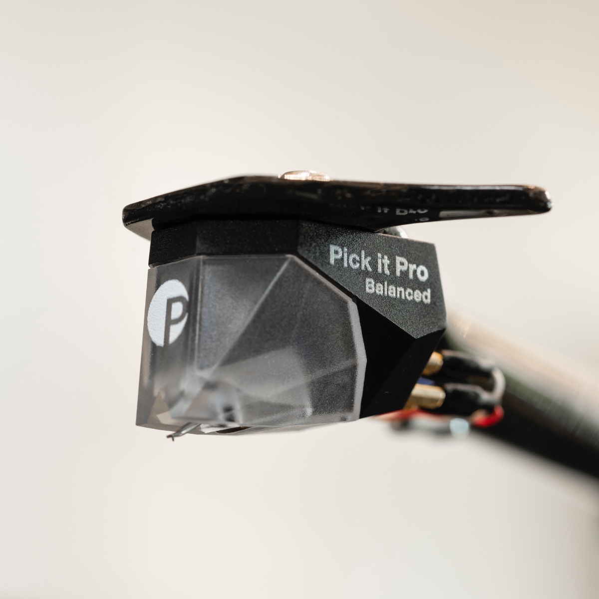 картинка Проигрыватель винила Pro-Ject X1 B (Pick It PRO B) от магазина Одежда+