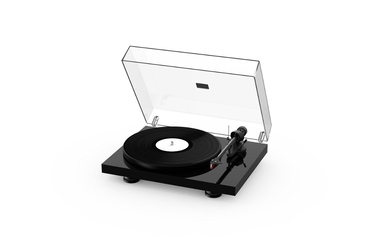 картинка Проигрыватель винила Pro-Ject Debut Carbon EVO (2M Red) от магазина Одежда+