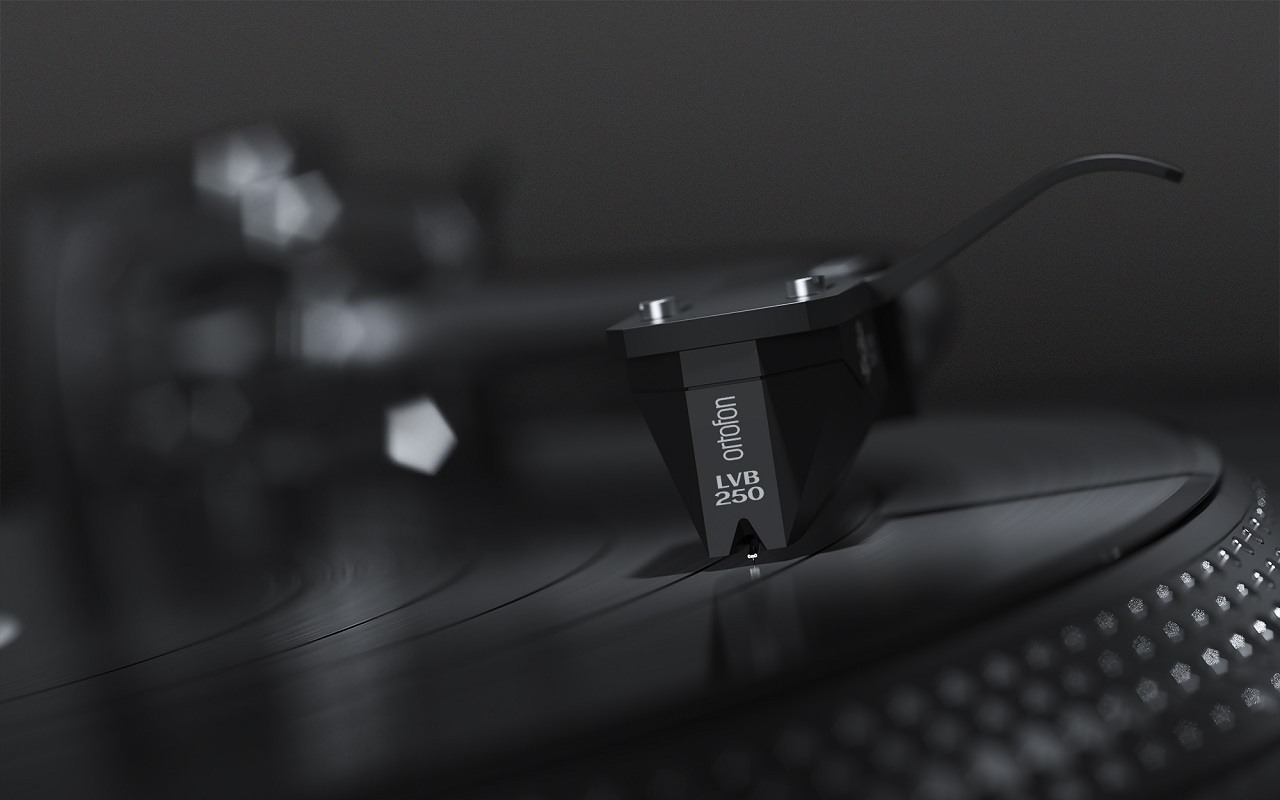 картинка Звукосниматель Ortofon 2M Black LVB 250 от магазина Одежда+