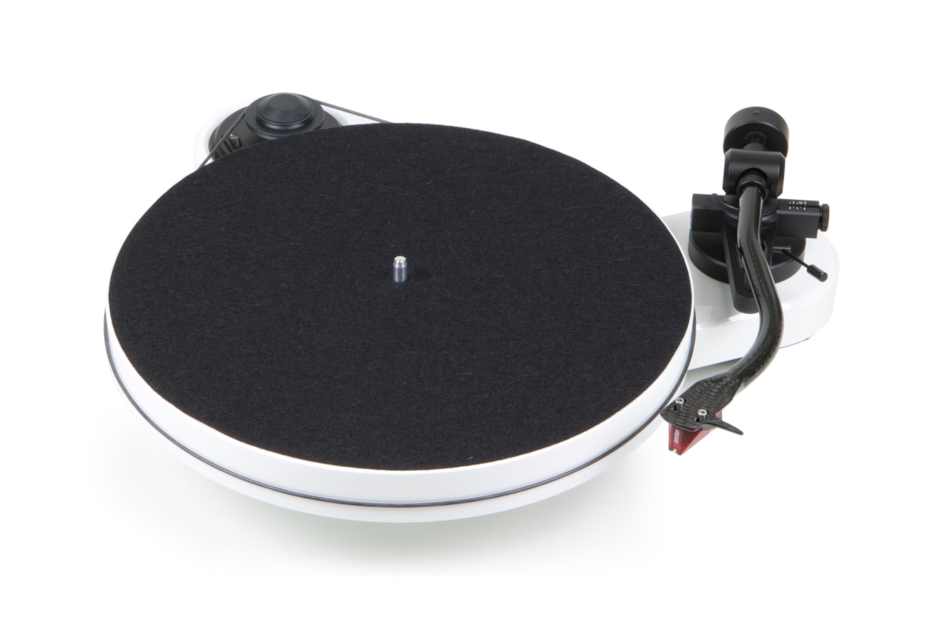 картинка Проигрыватель винила Pro-Ject RPM 1 Carbon (DC) от магазина Одежда+