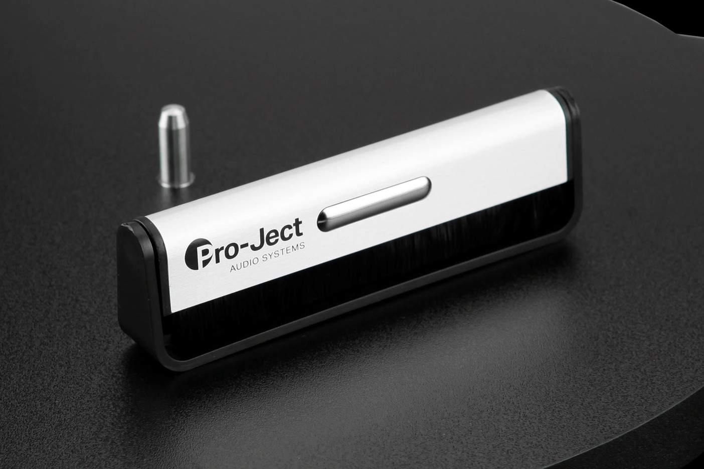 картинка Щетка для очистки пластинок Pro-Ject Brush It от магазина Одежда+