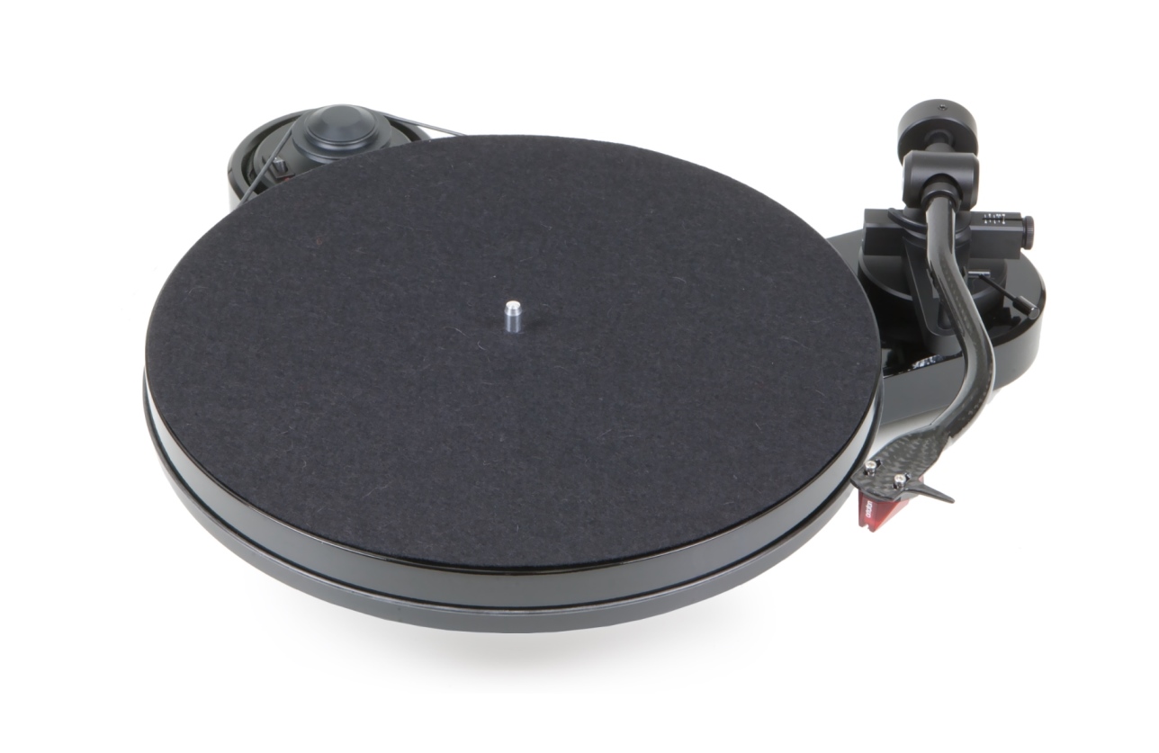 картинка Проигрыватель винила Pro-Ject RPM 1 Carbon (DC) от магазина Одежда+