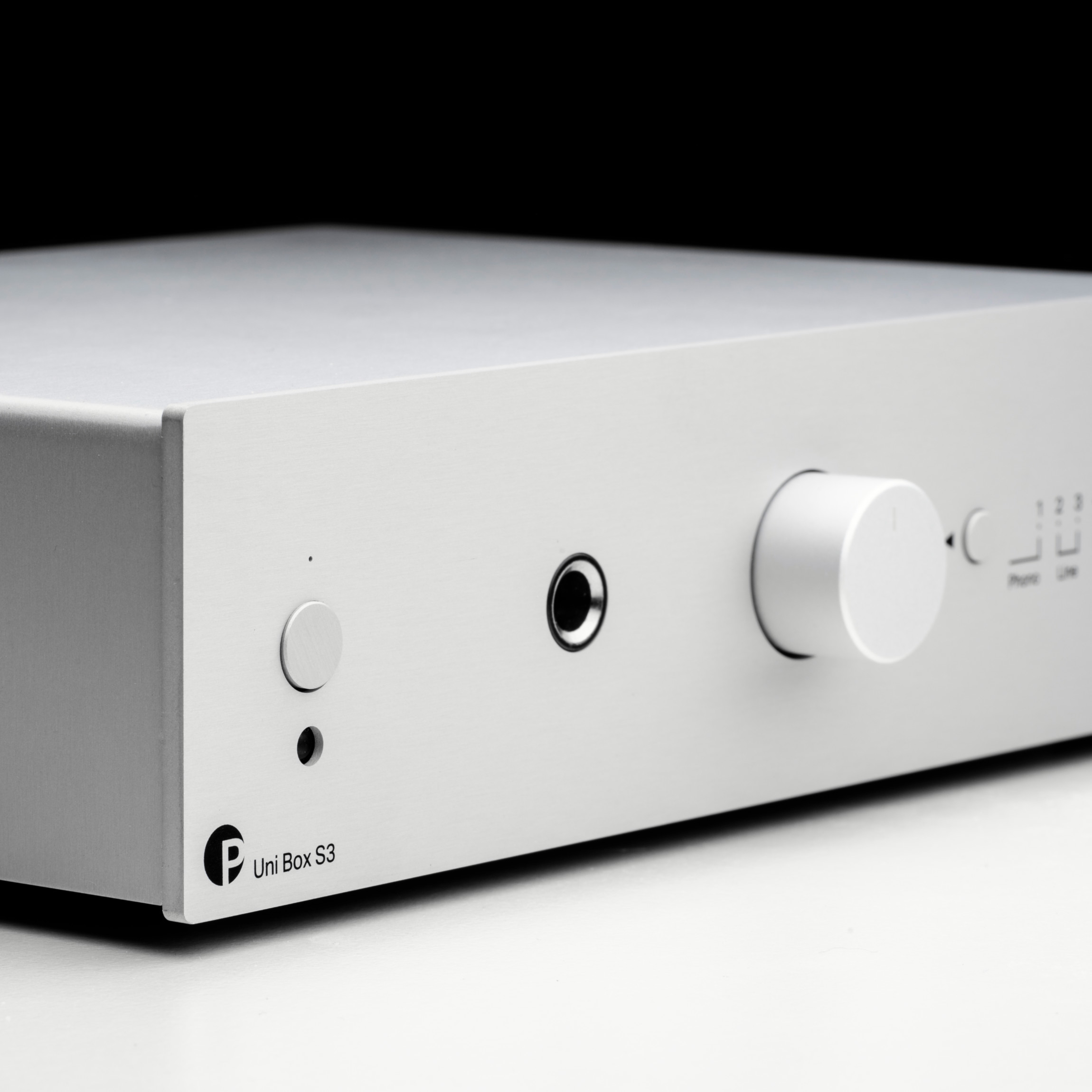 картинка Интегральный усилитель со стримингом Pro-Ject Uni Box S3 от магазина Одежда+