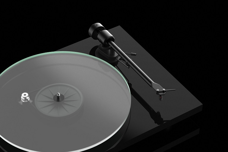 картинка Проигрыватель винила Pro-Ject T1 BT (OM 5E) от магазина Одежда+