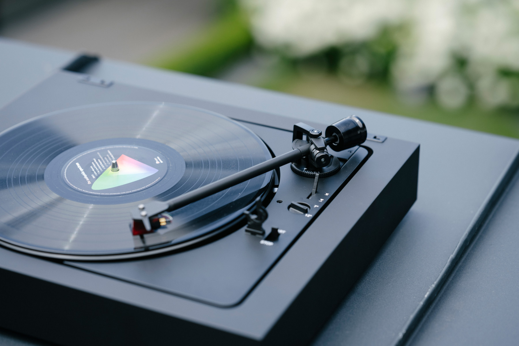 картинка Проигрыватель винила Pro-Ject A2 (2M Red) от магазина Одежда+
