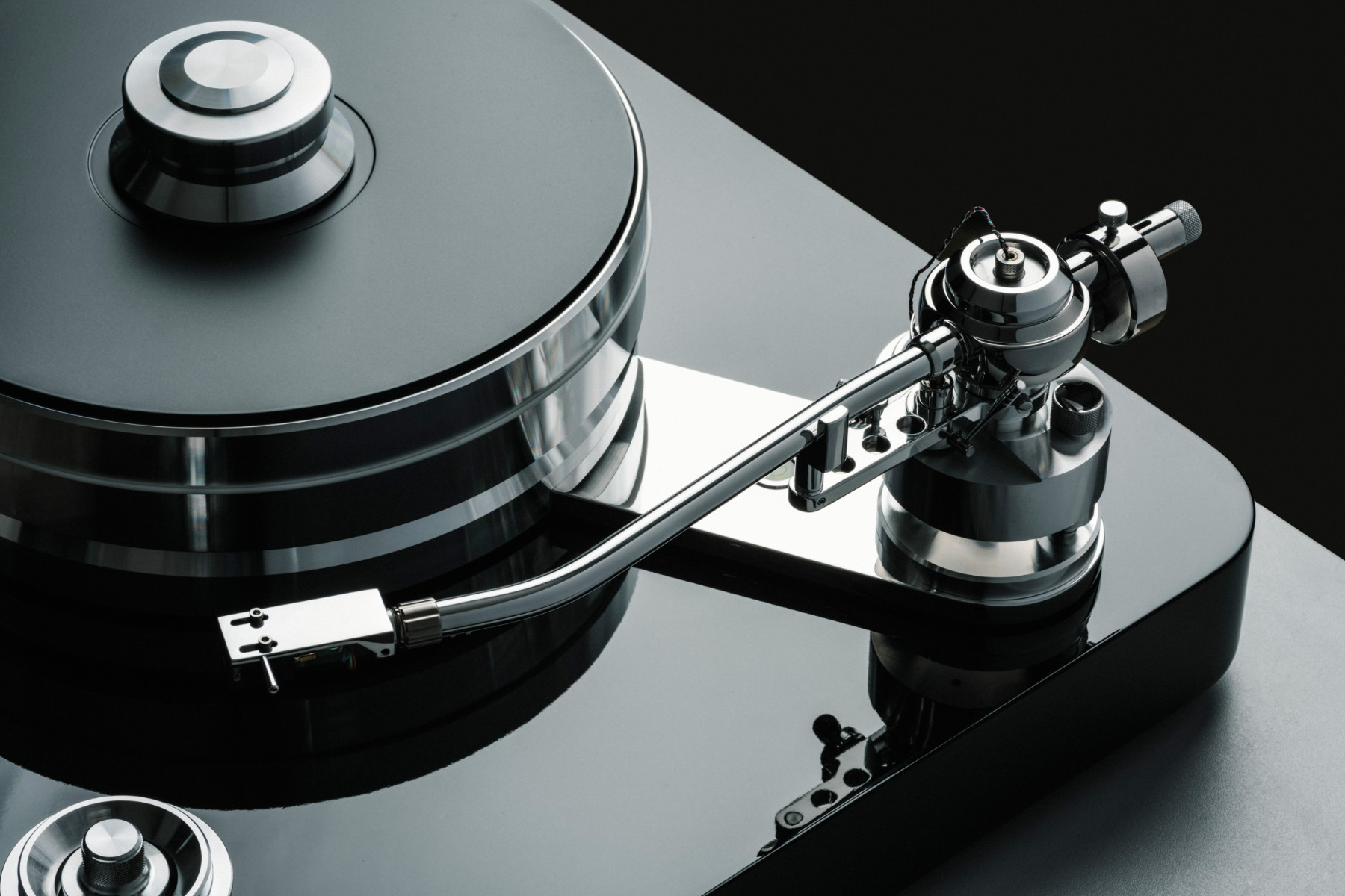 картинка Проигрыватель винила Pro-Ject Signature 12.2 (б/к) от магазина Одежда+