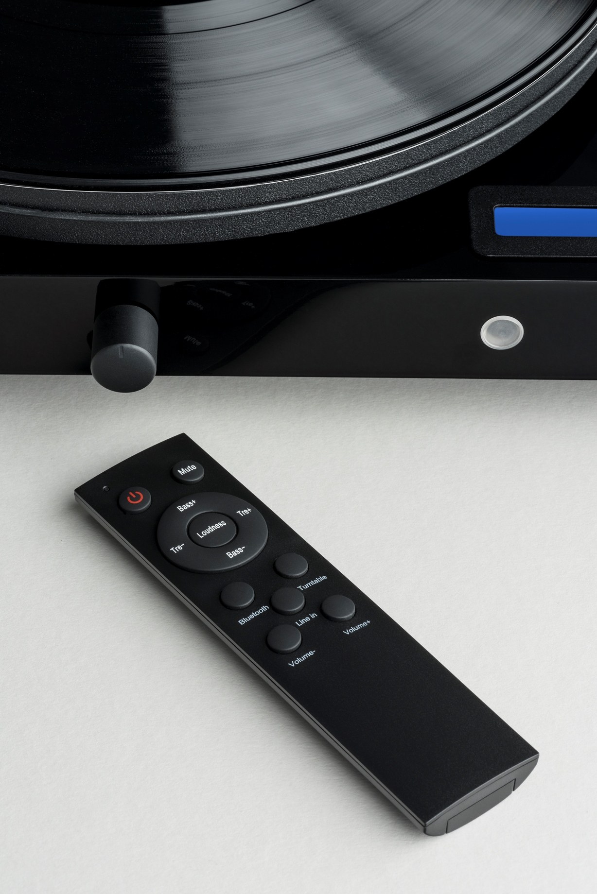картинка Проигрыватель винила Pro-Ject Juke Box E (OM 5E) от магазина Одежда+