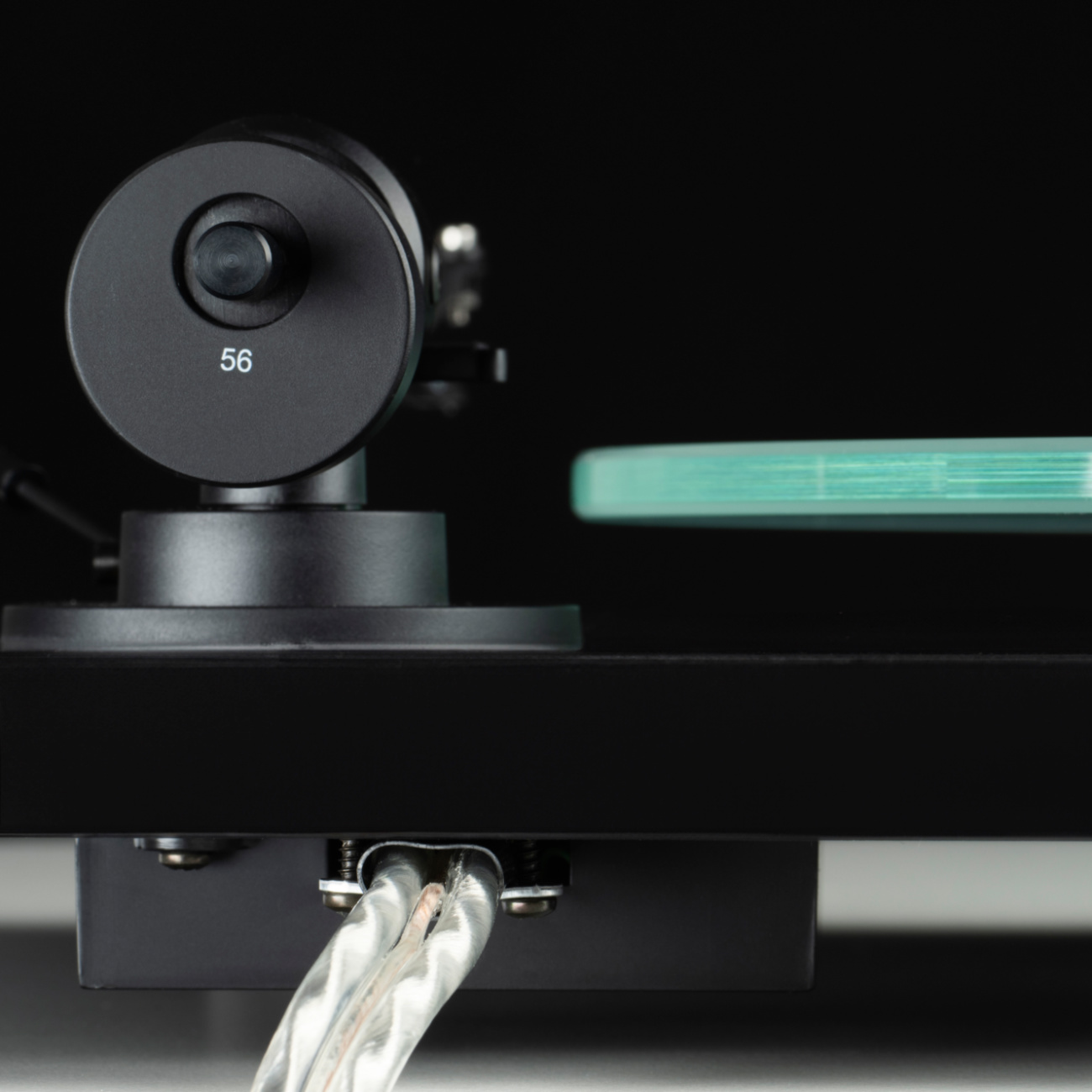 картинка Проигрыватель винила Pro-Ject T1 EVO (OM 10) от магазина Одежда+