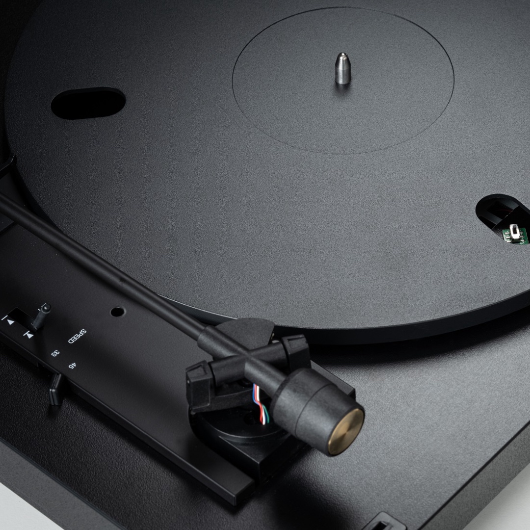 картинка Проигрыватель винила Pro-Ject A1.2 от магазина Одежда+