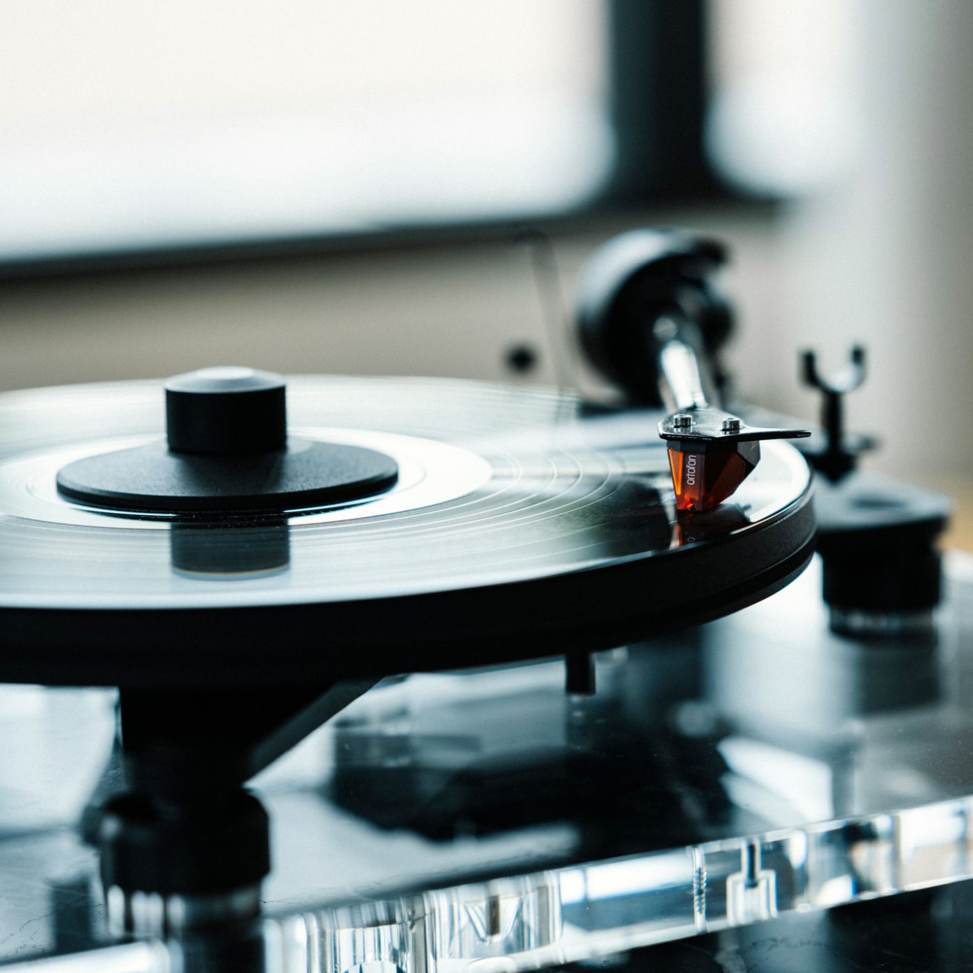 картинка Проигрыватель винила Pro-Ject Perspective (2M Bronze) FINAL EDITION от магазина Одежда+