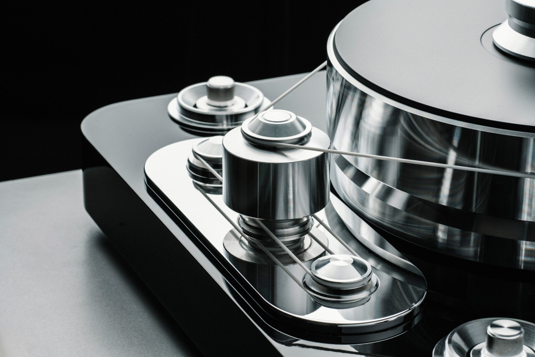 картинка Проигрыватель винила Pro-Ject Signature 12.2 (б/к) от магазина Одежда+