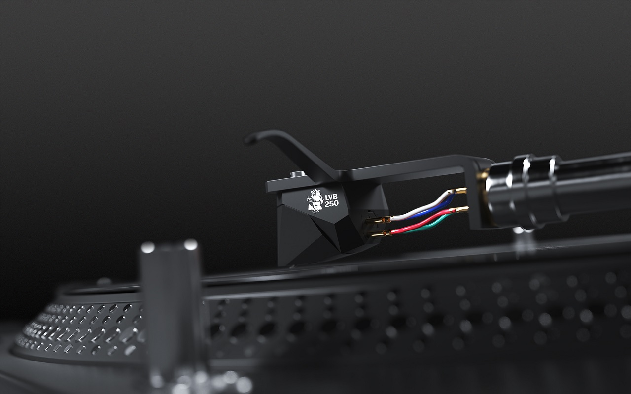 картинка Звукосниматель Ortofon 2M Black LVB 250 от магазина Одежда+
