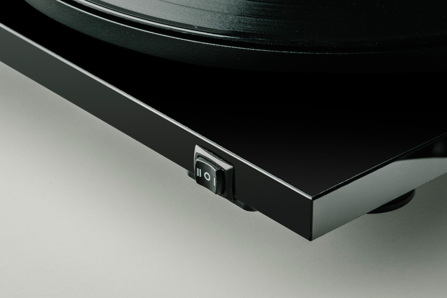 картинка Проигрыватель винила Pro-Ject E1.2 Phono от магазина Одежда+