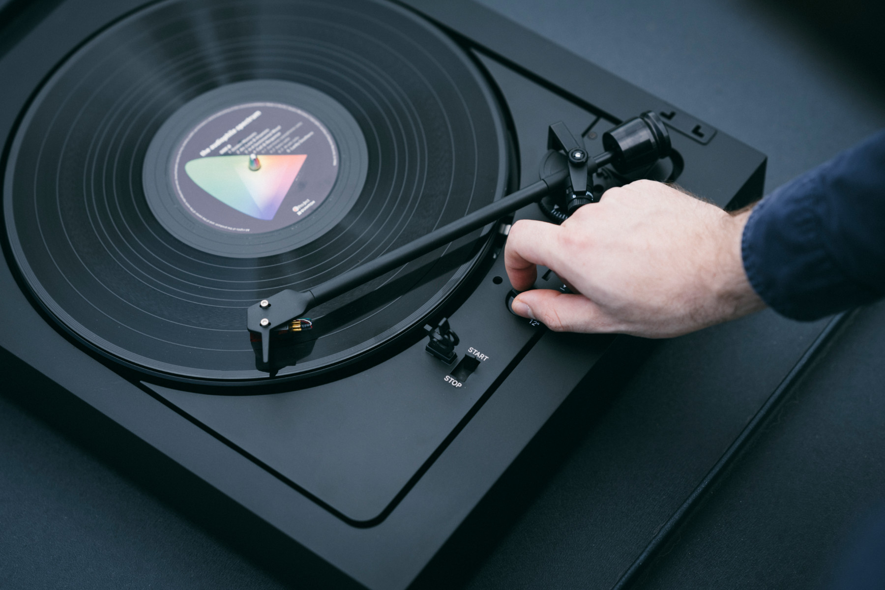 картинка Проигрыватель винила Pro-Ject A2 (2M Red) от магазина Одежда+