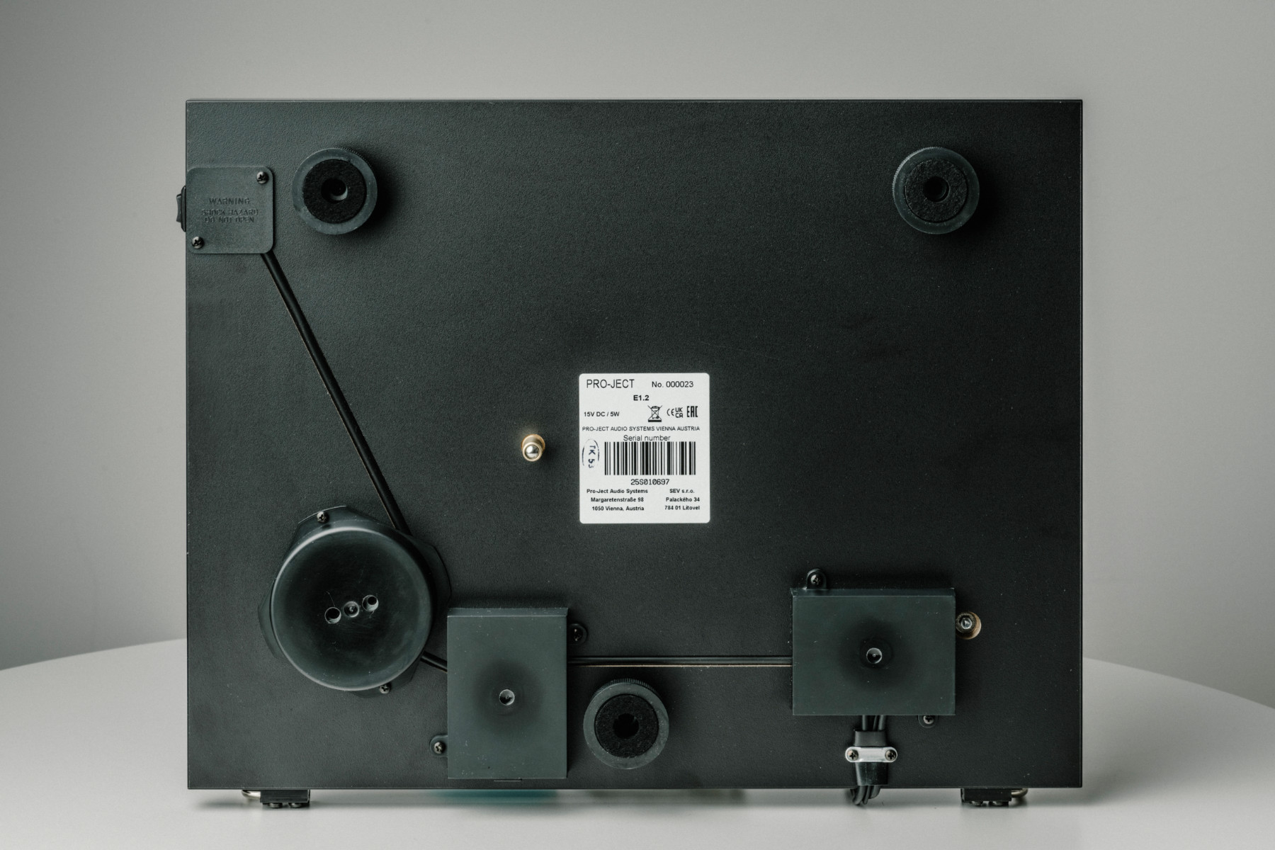 картинка Проигрыватель винила Pro-Ject E1.2 Phono от магазина Одежда+