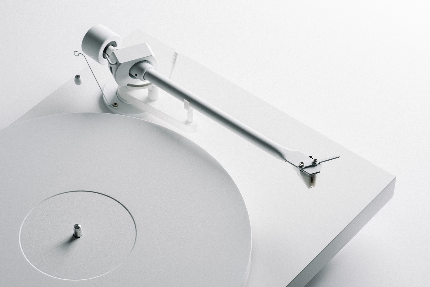 картинка Проигрыватель винила Pro-Ject Debut PRO White Edition (2M White) от магазина Одежда+