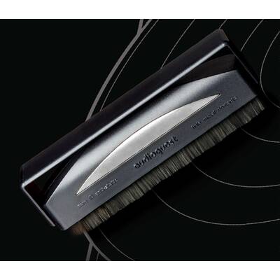 картинка Щетка для чистки виниловых пластинок AudioQuest Silver Anti-Static Record Brush от магазина Одежда+