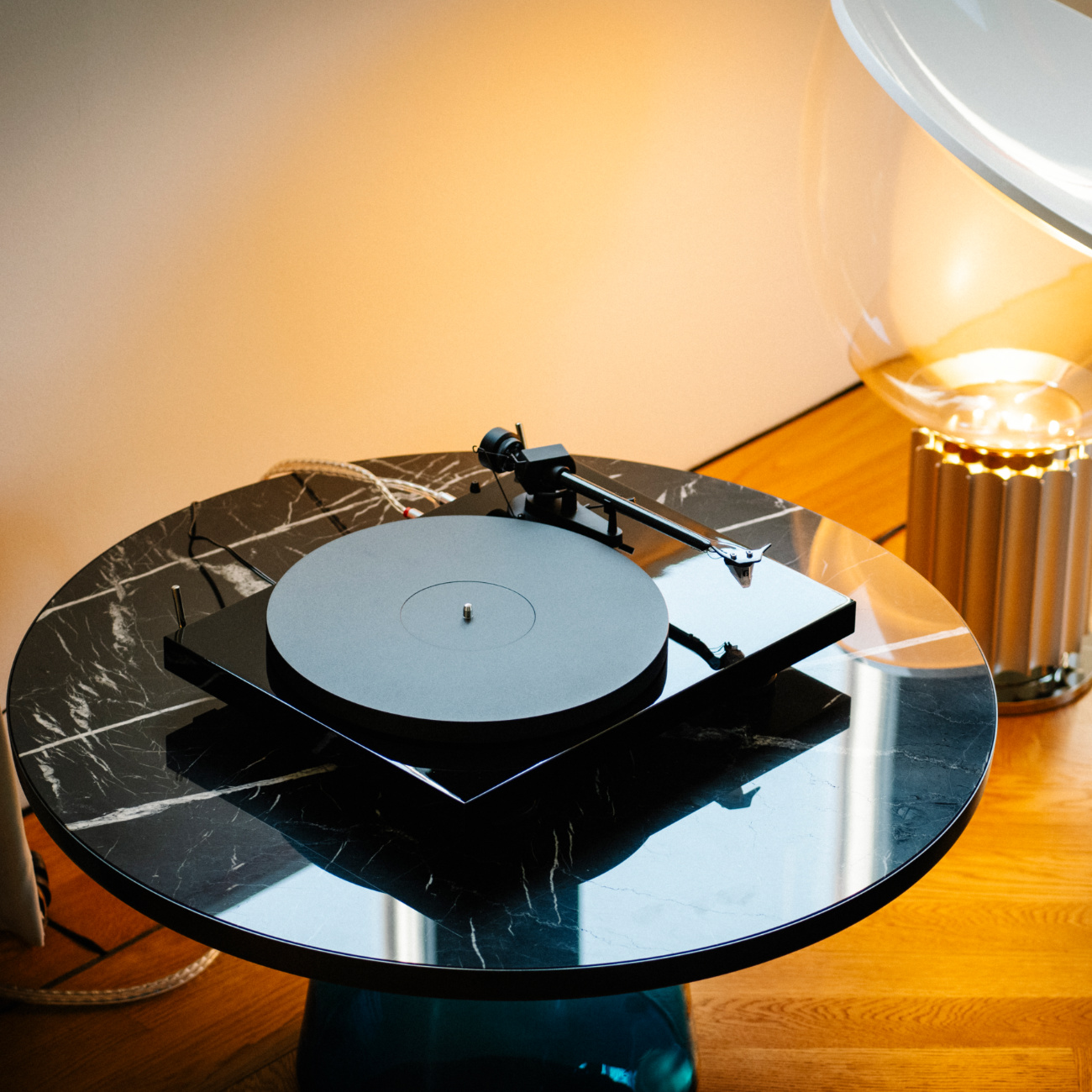 картинка Проигрыватель винила Pro-Ject Debut EVO 2 (Pick It MM EVO) от магазина Одежда+