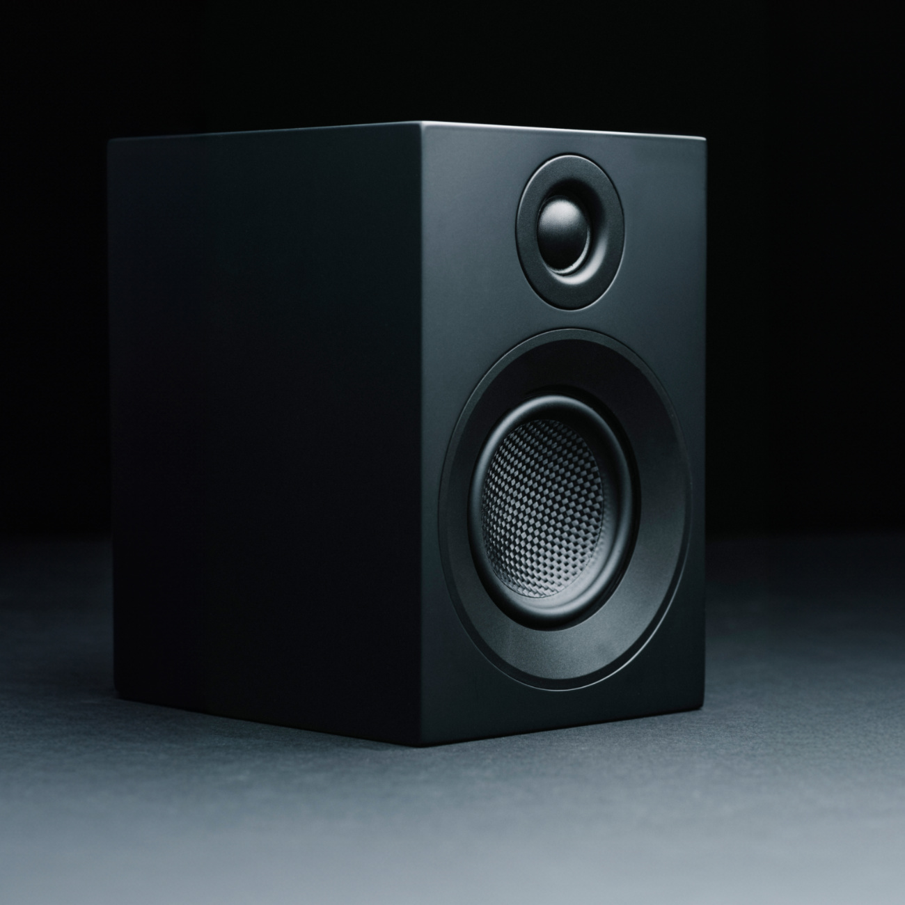 картинка Акустическая система Pro-Ject Speaker Box 3 E Carbon от магазина Одежда+